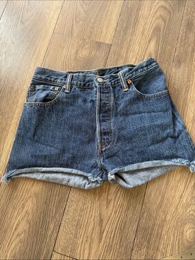 Vintage Levi 501 Classic  Blue Denim Shorts raw edge